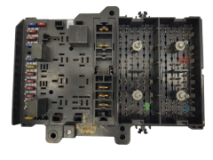 Κουτί ασφαλειών Chrysler P04707994AC 19651