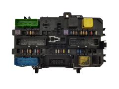 Κουτί ασφαλειών 13145021 5DK008669-70 Opel GM Hella